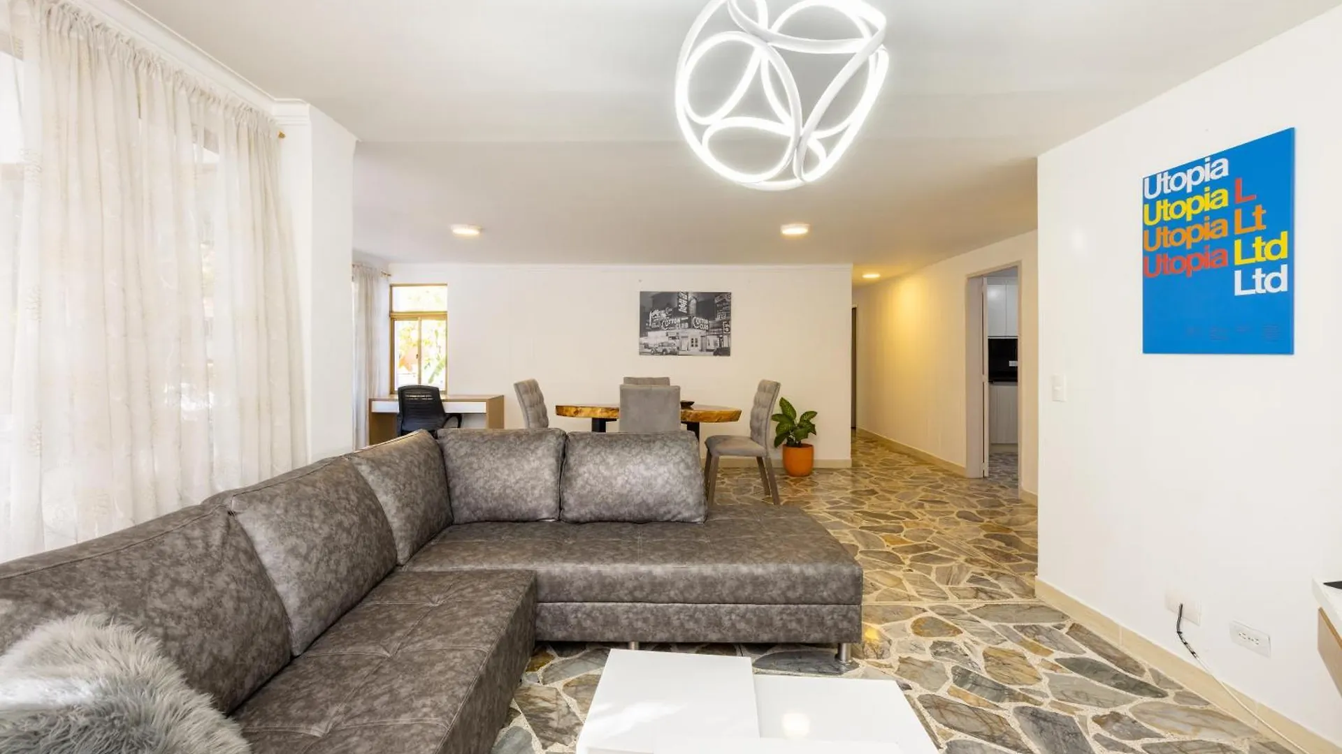 Apartamento El Poblado, La Frontera Medellín