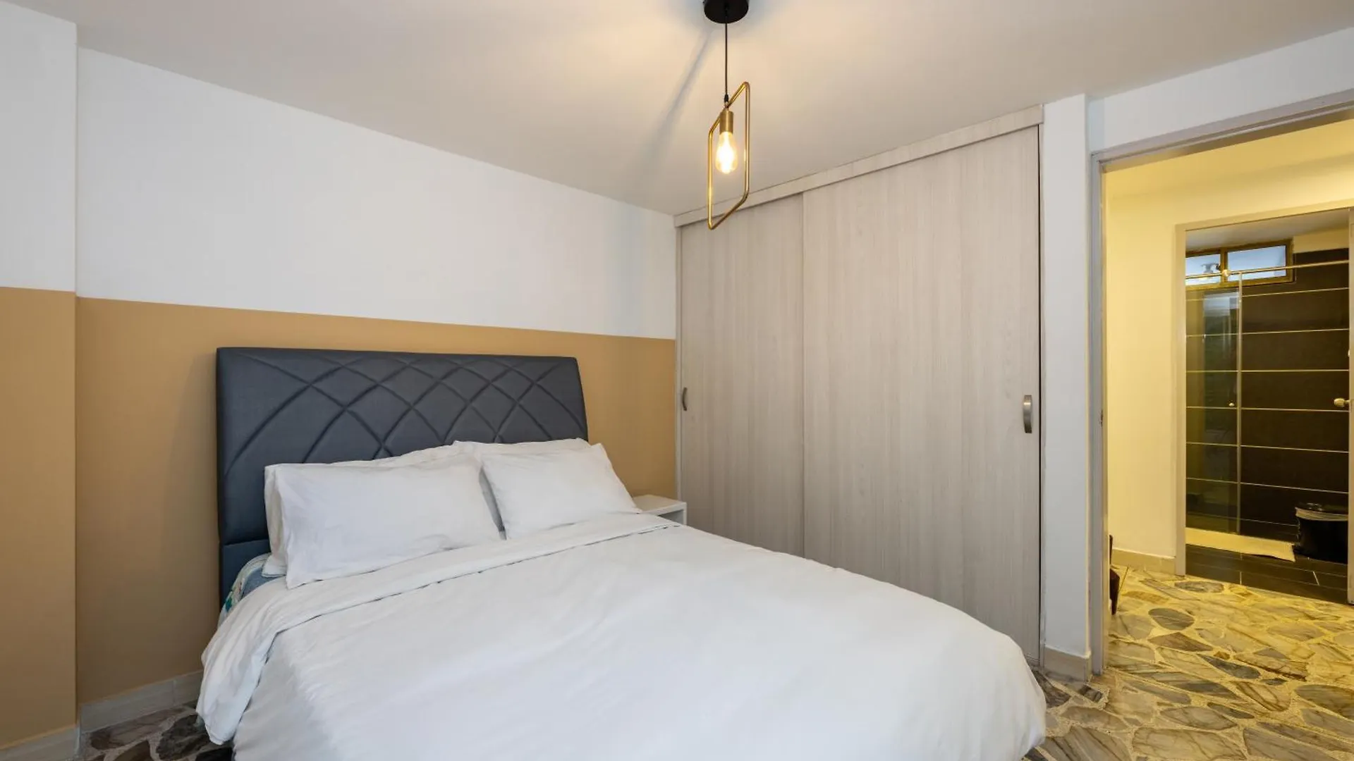 Apartamento El Poblado, La Frontera Medellín