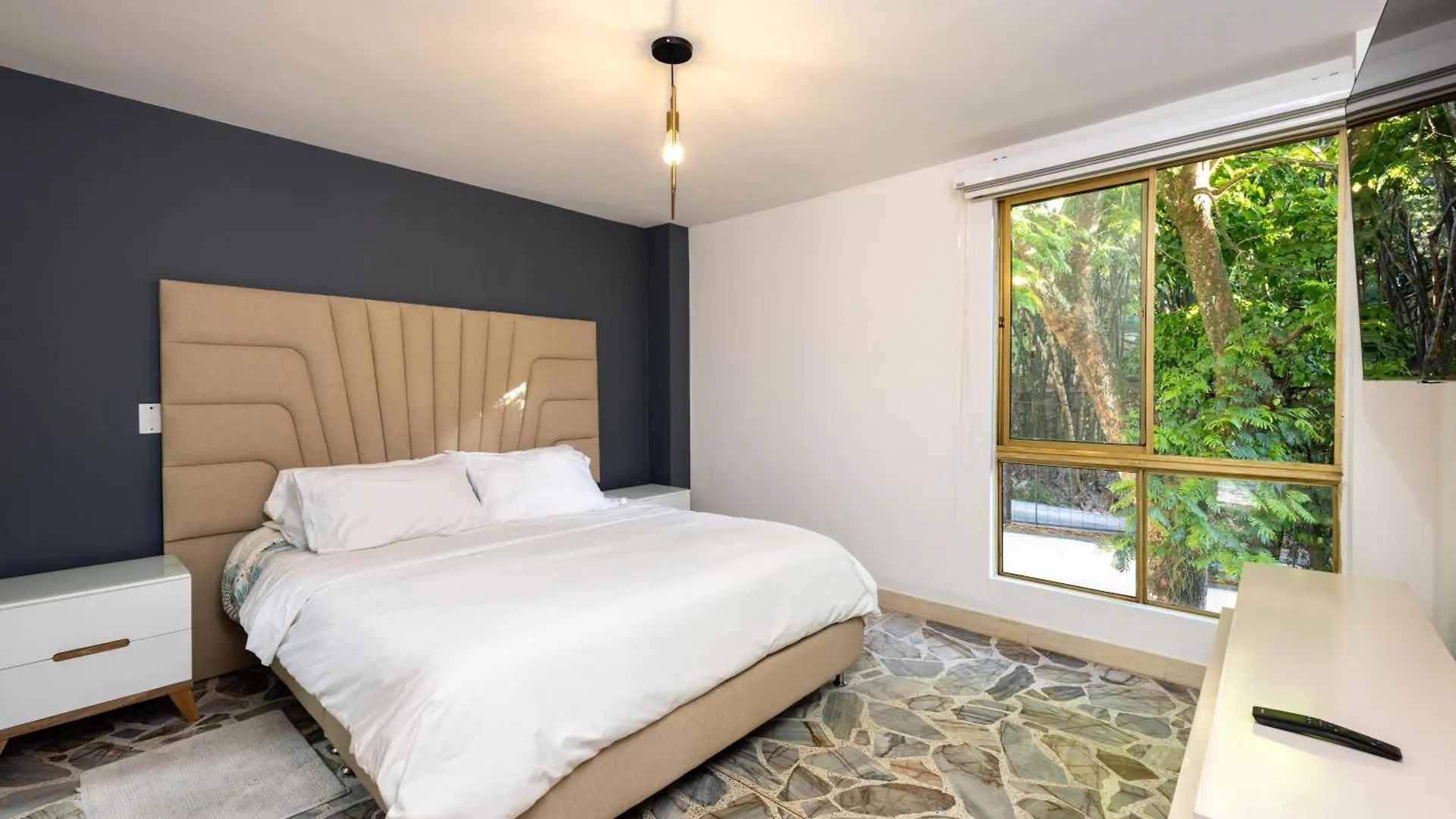Apartamento El Poblado, La Frontera Medellín