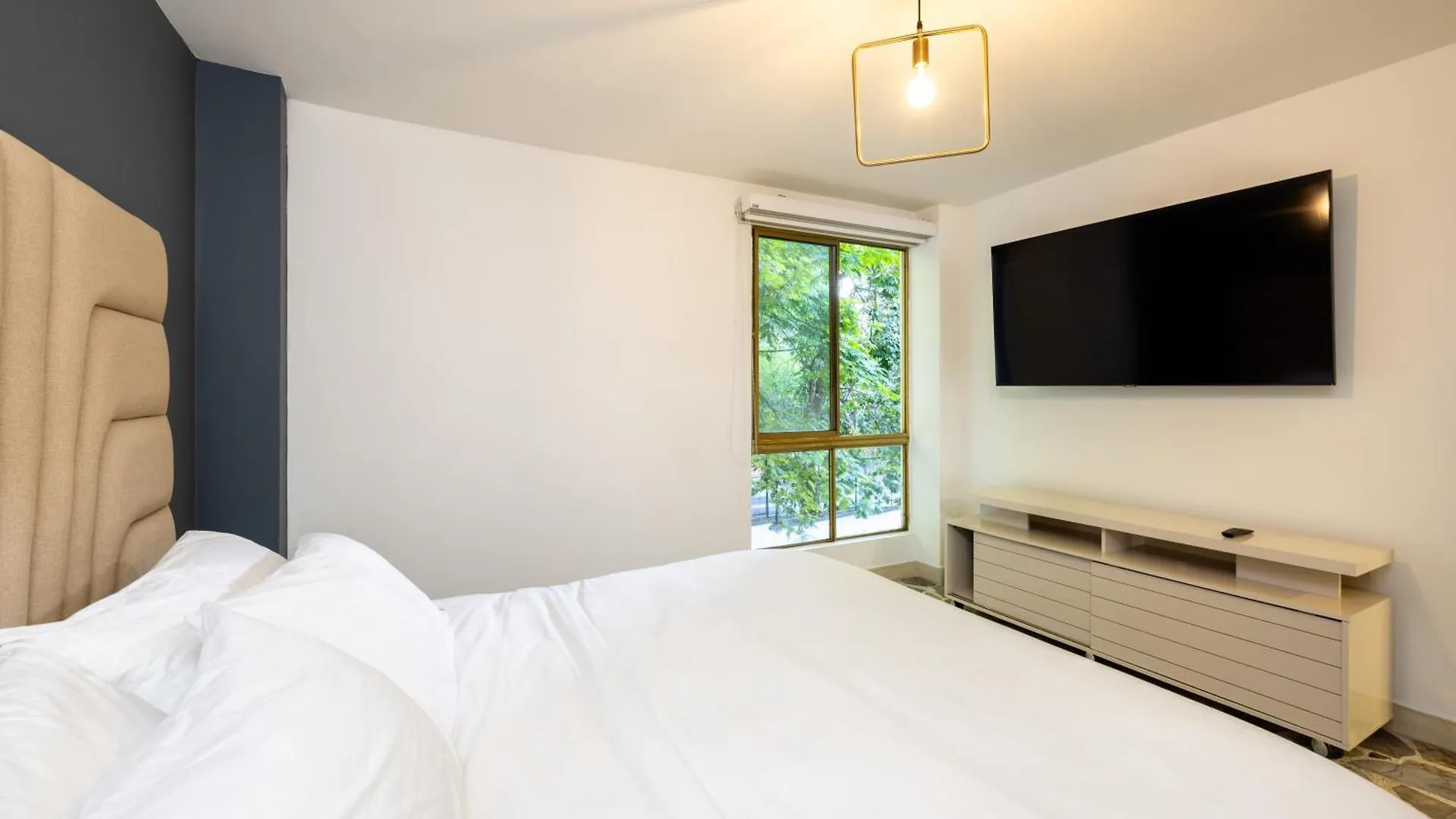 Apartamento El Poblado, La Frontera Medellín