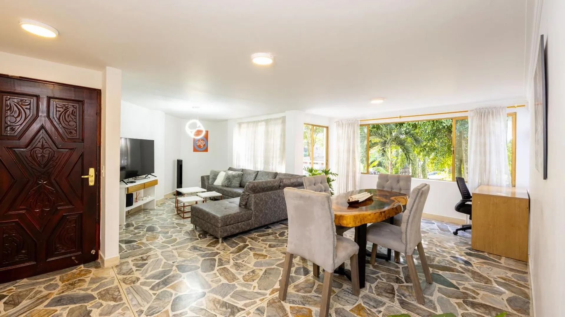 Apartamento El Poblado, La Frontera Medellín 0*,  Colombia