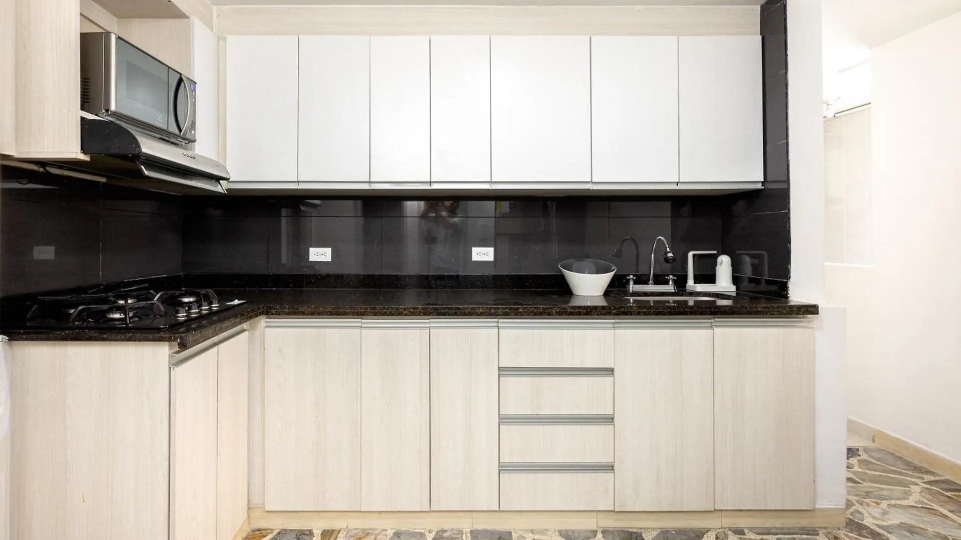 Apartamento El Poblado, La Frontera Medellín
