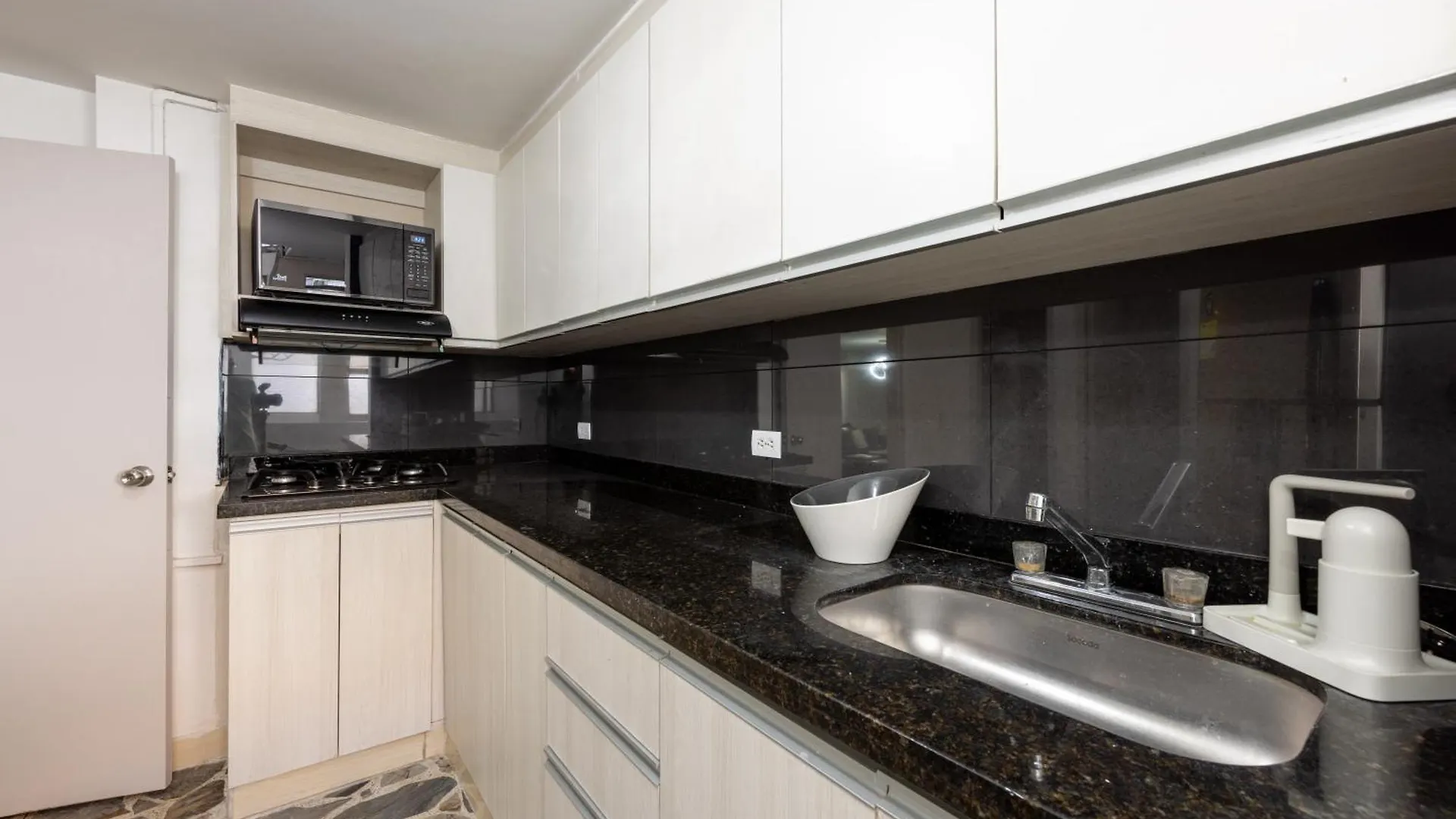 Apartamento El Poblado, La Frontera Medellín