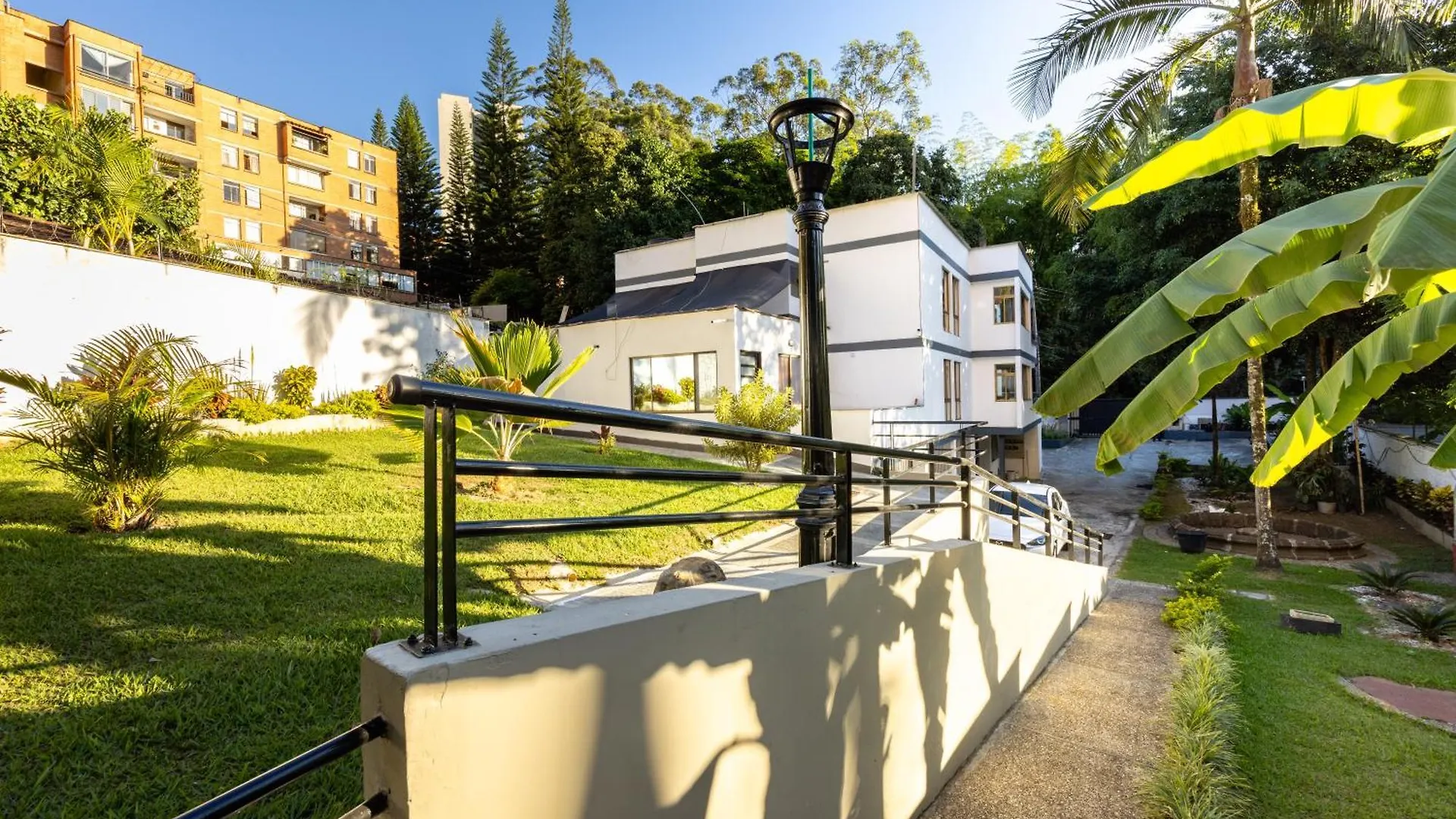 Apartamento El Poblado, La Frontera Medellín Colombia