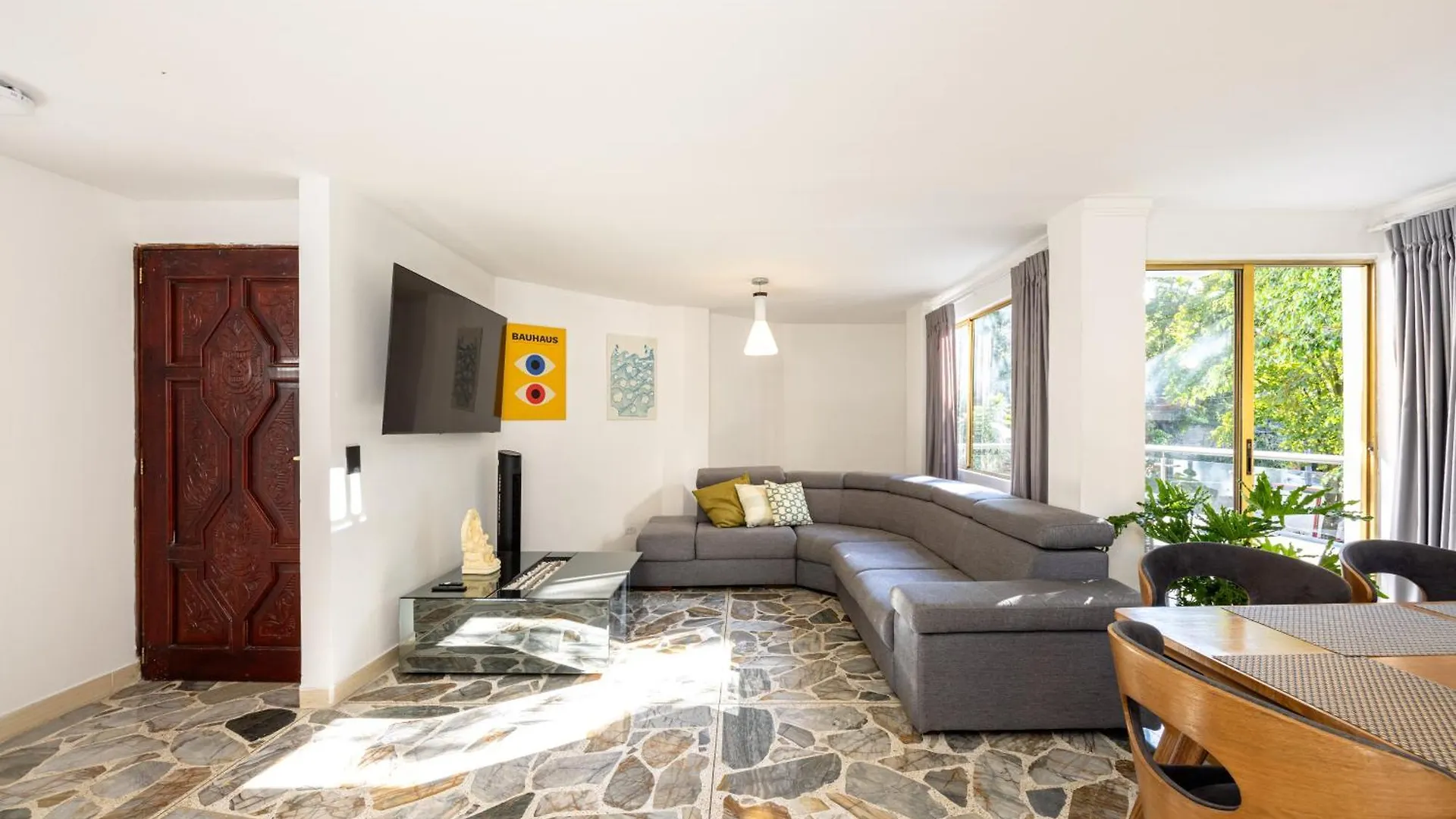 Apartamento El Poblado, La Frontera Medellín