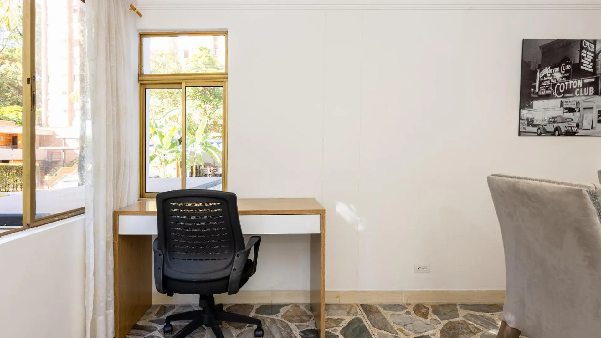 Apartamento El Poblado, La Frontera Medellín Colombia
