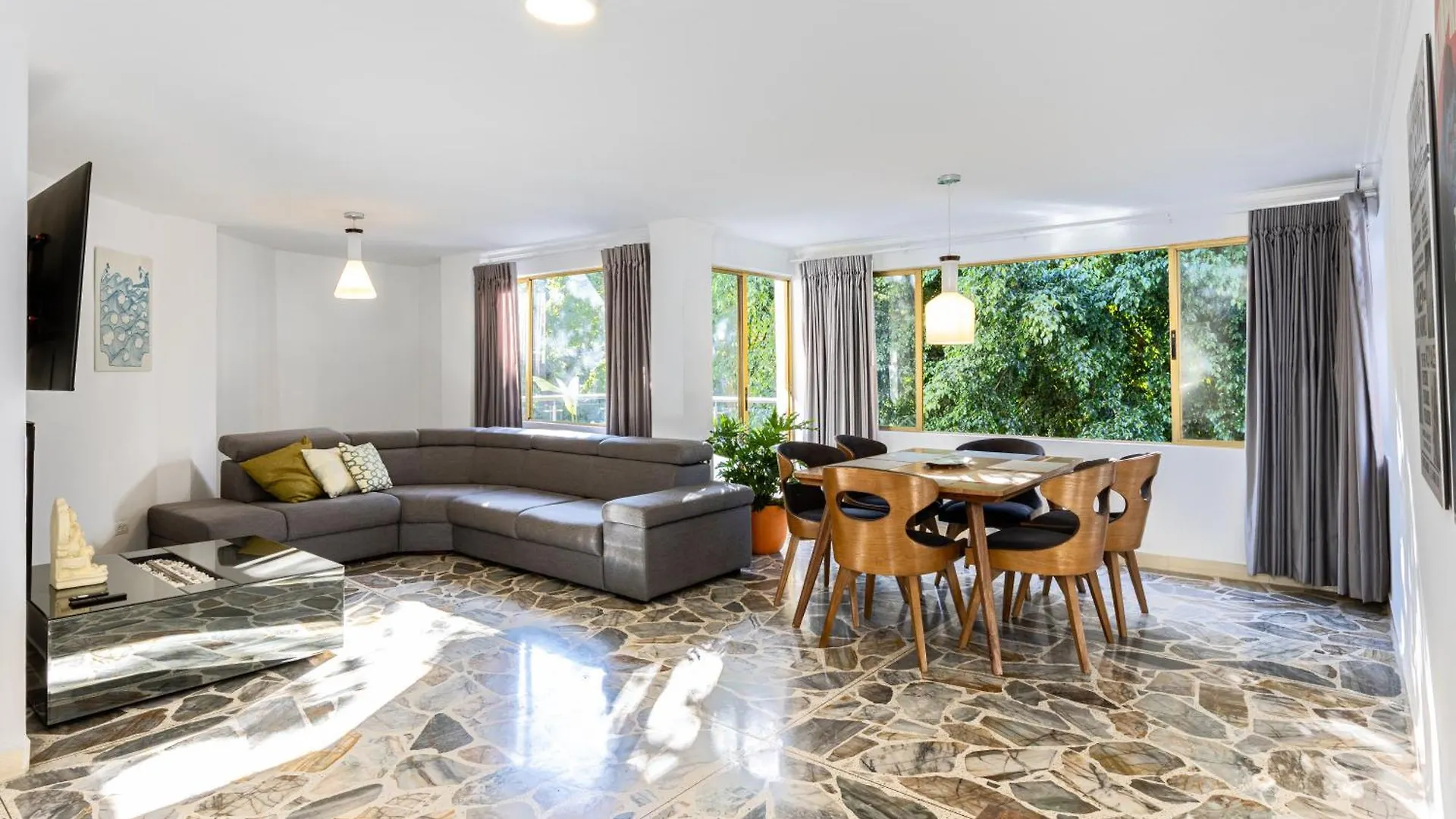 Apartamento El Poblado, La Frontera Medellín
