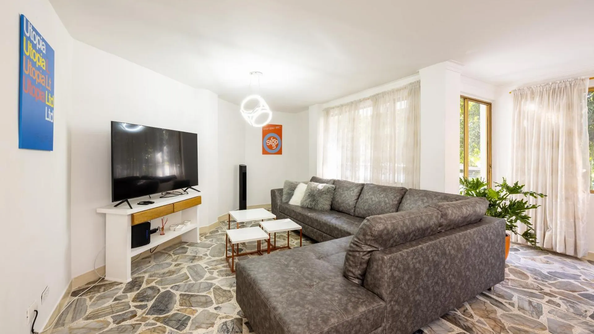 Apartamento El Poblado, La Frontera Medellín 0*,