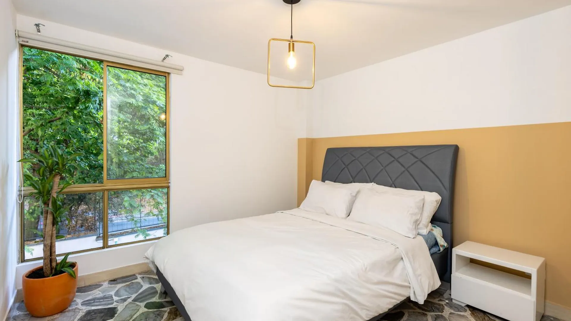 Apartamento El Poblado, La Frontera Medellín