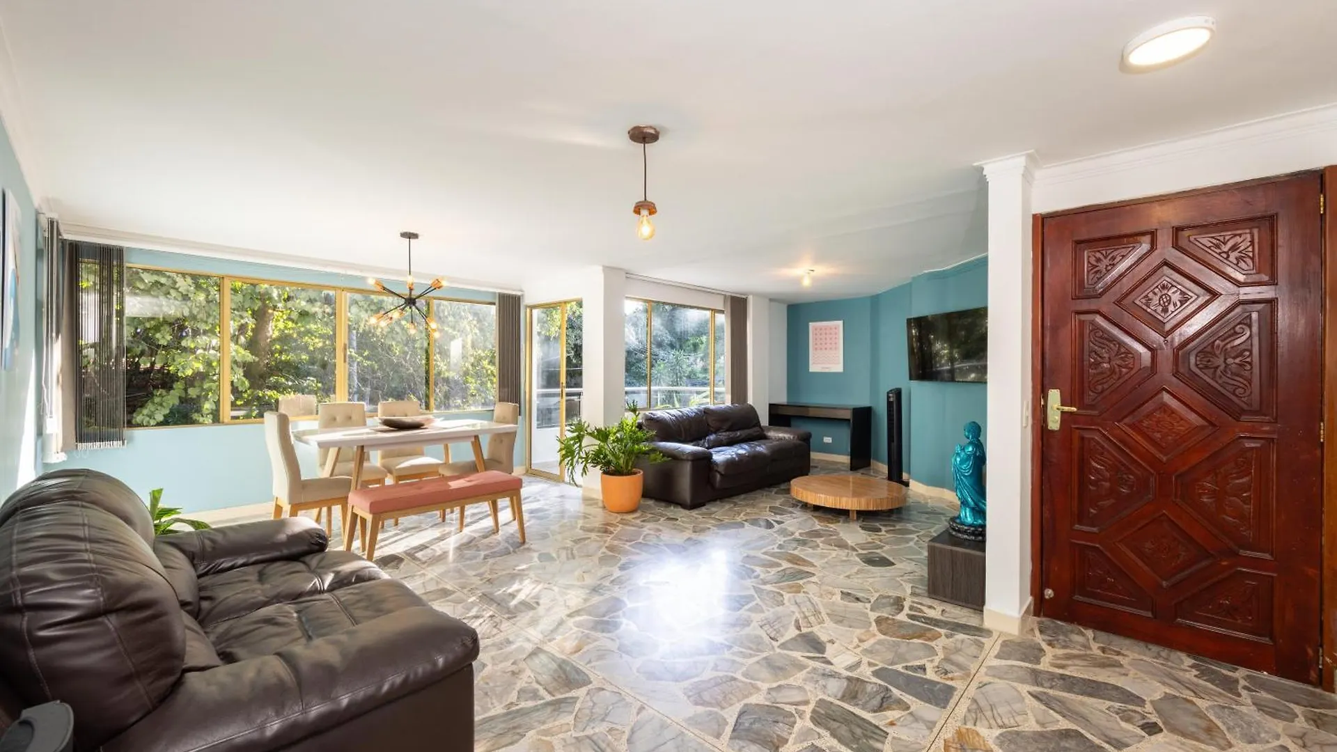 Apartamento El Poblado, La Frontera Medellín