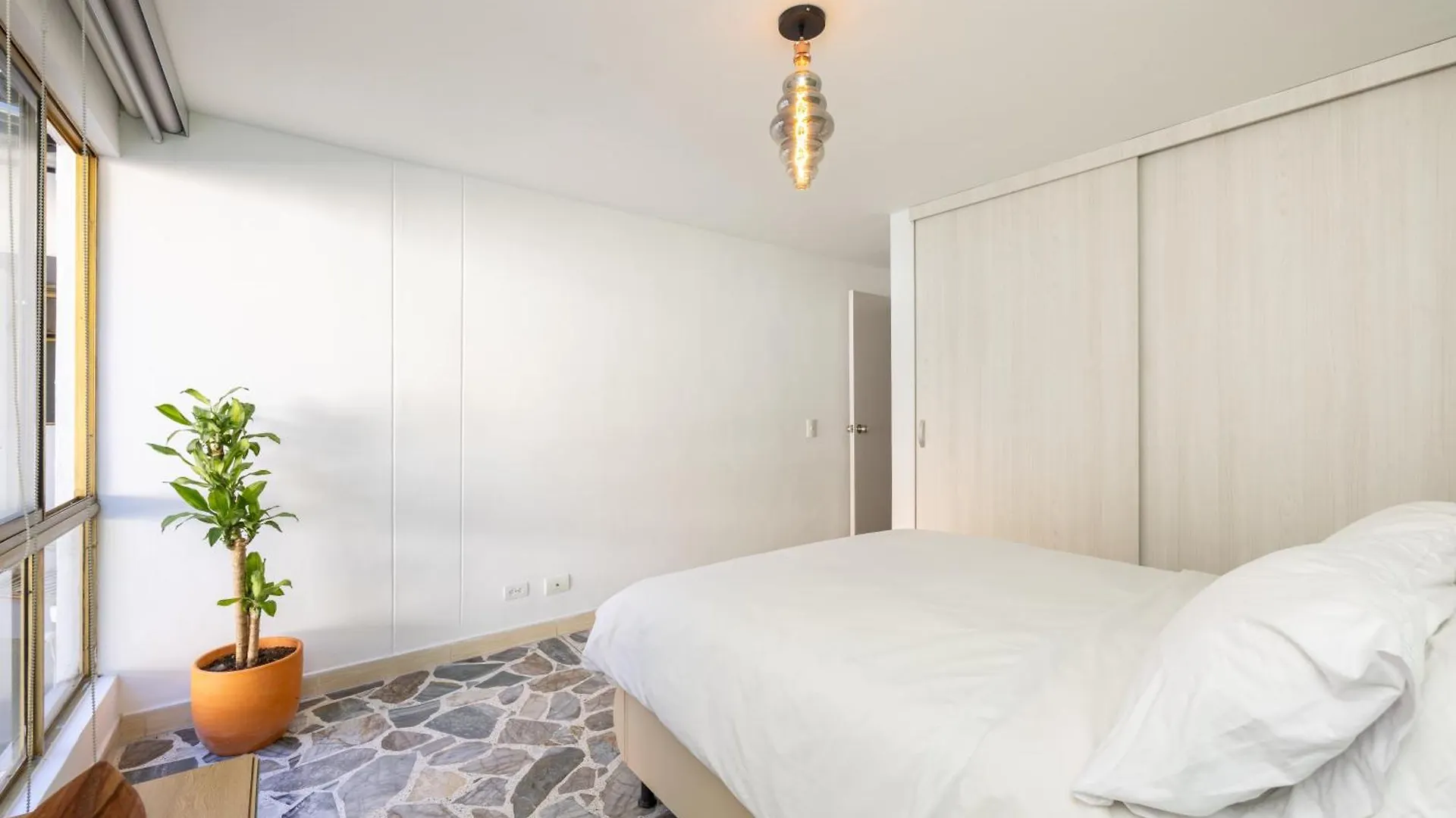 Apartamento El Poblado, La Frontera Medellín 0*,