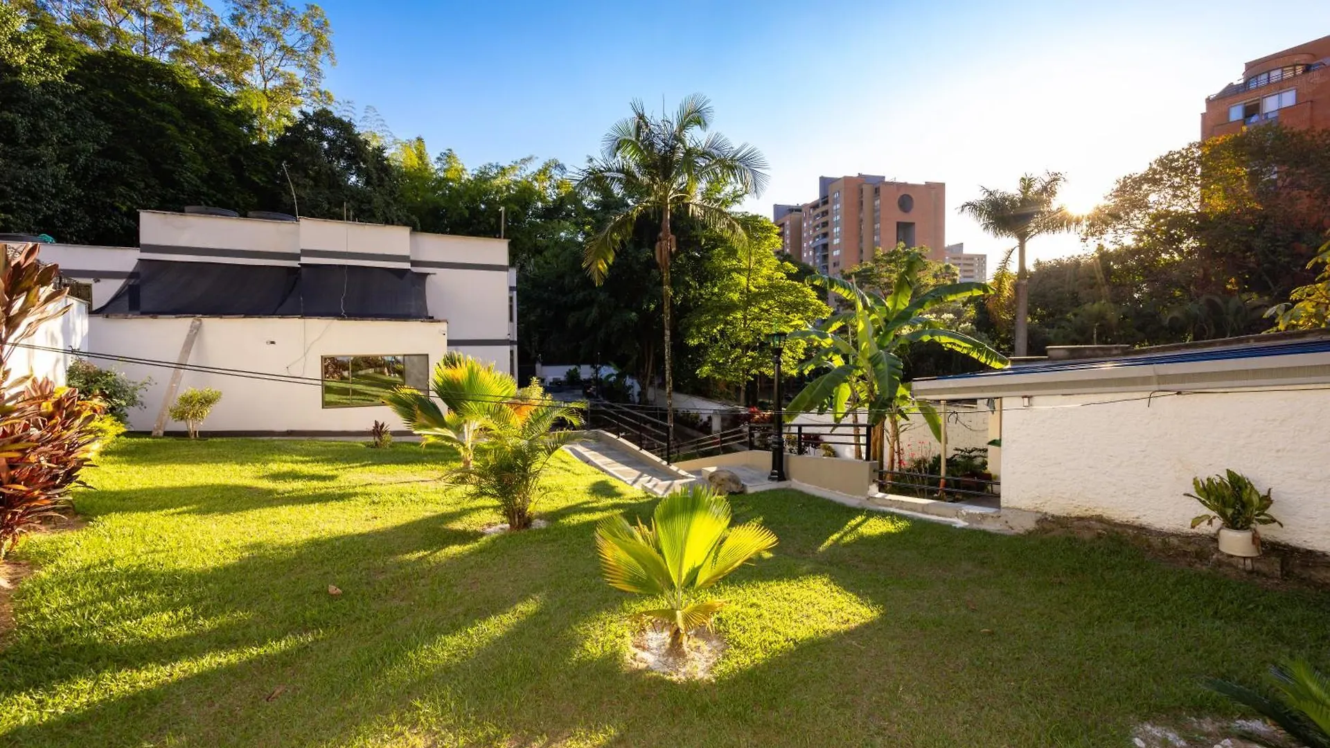 Apartamento El Poblado, La Frontera Medellín