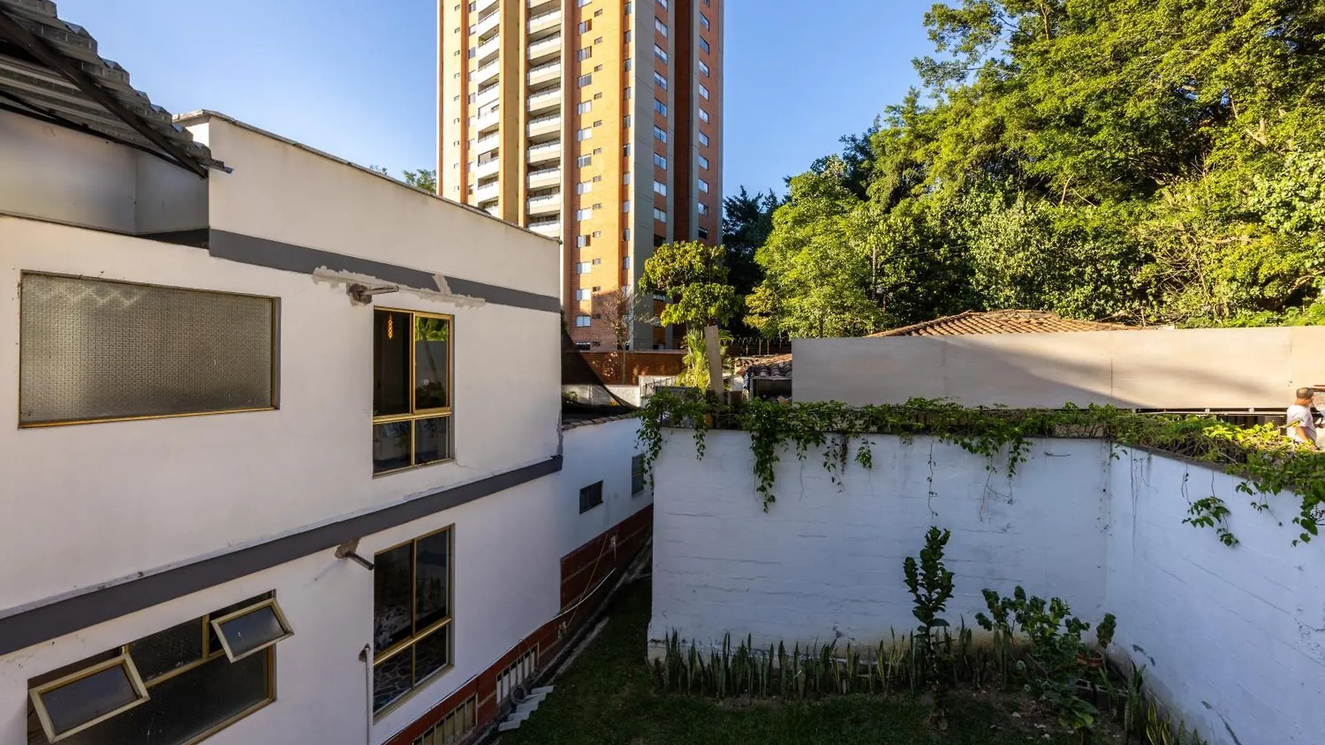 Apartamento El Poblado, La Frontera Medellín Colombia