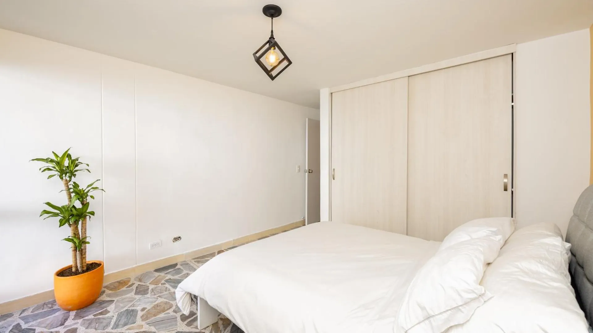Apartamento El Poblado, La Frontera Medellín