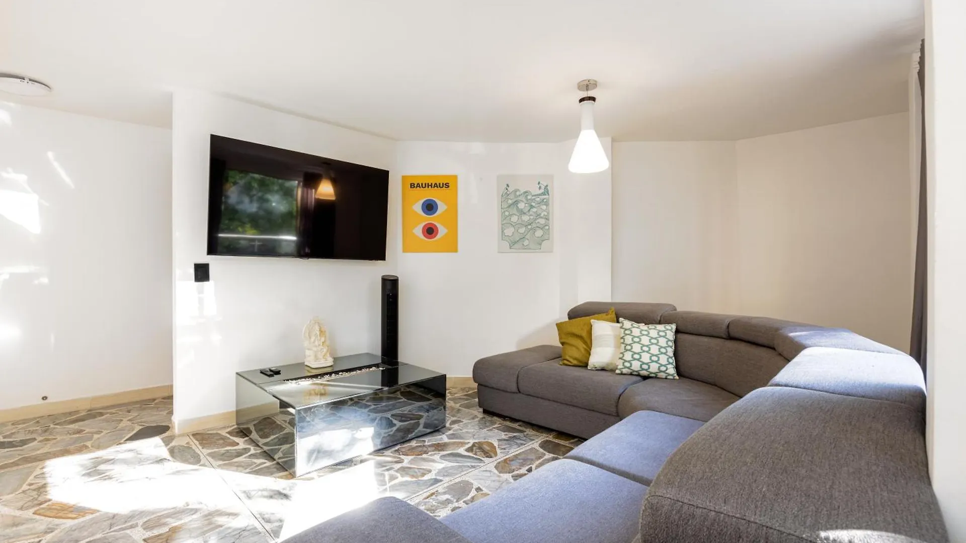 Apartament El Poblado, La Frontera Medellín