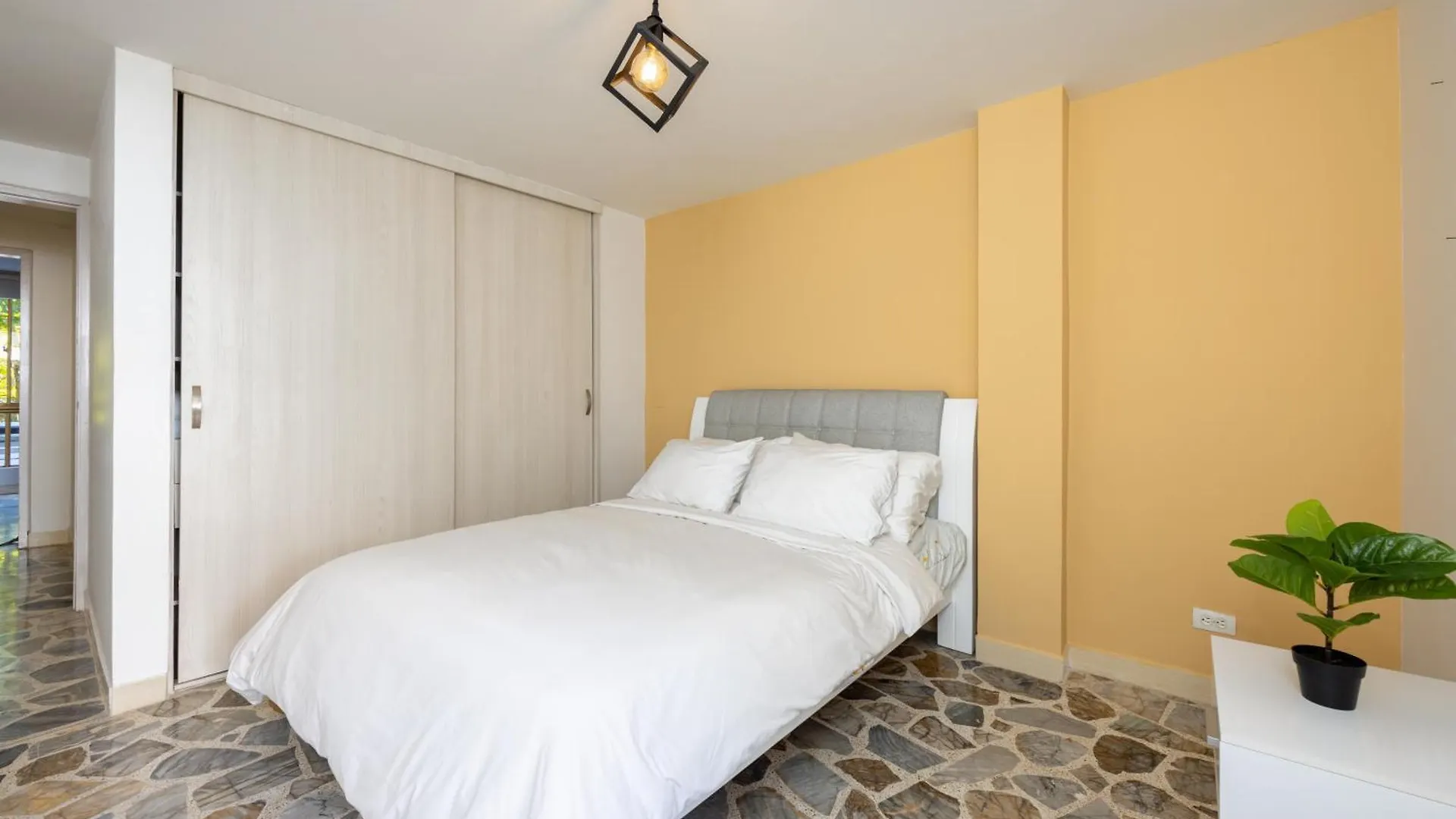 Apartament El Poblado, La Frontera Medellín
