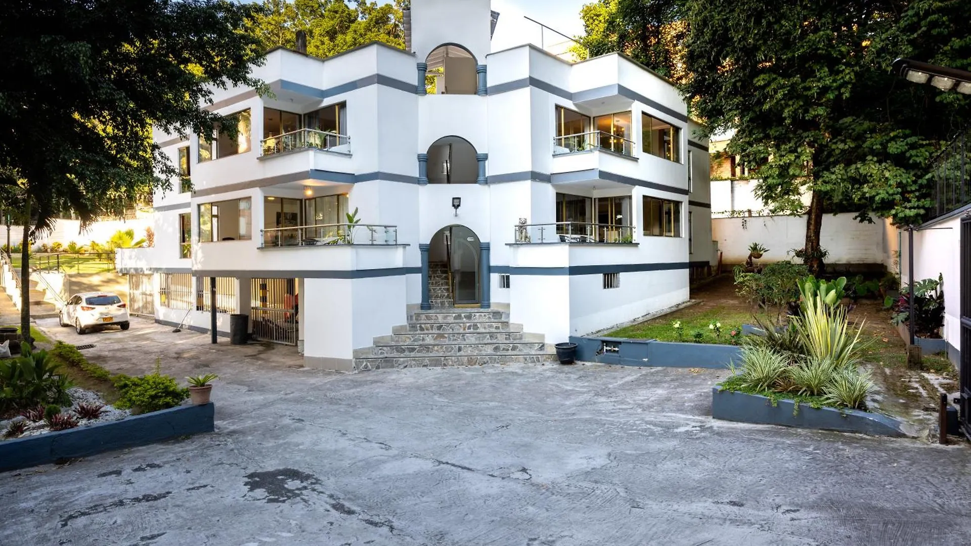 Apartament El Poblado, La Frontera Medellín