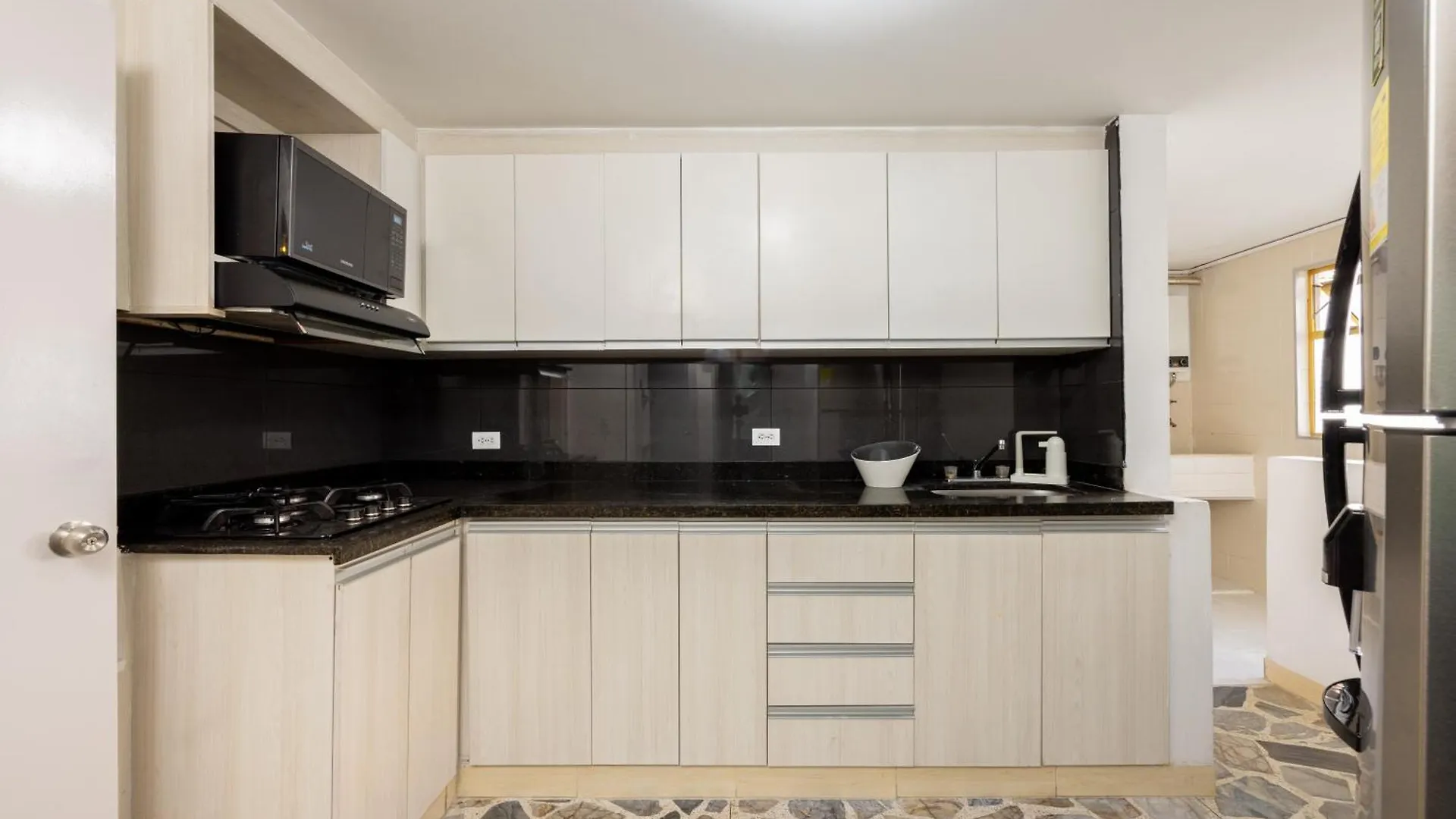 Apartament El Poblado, La Frontera Medellín