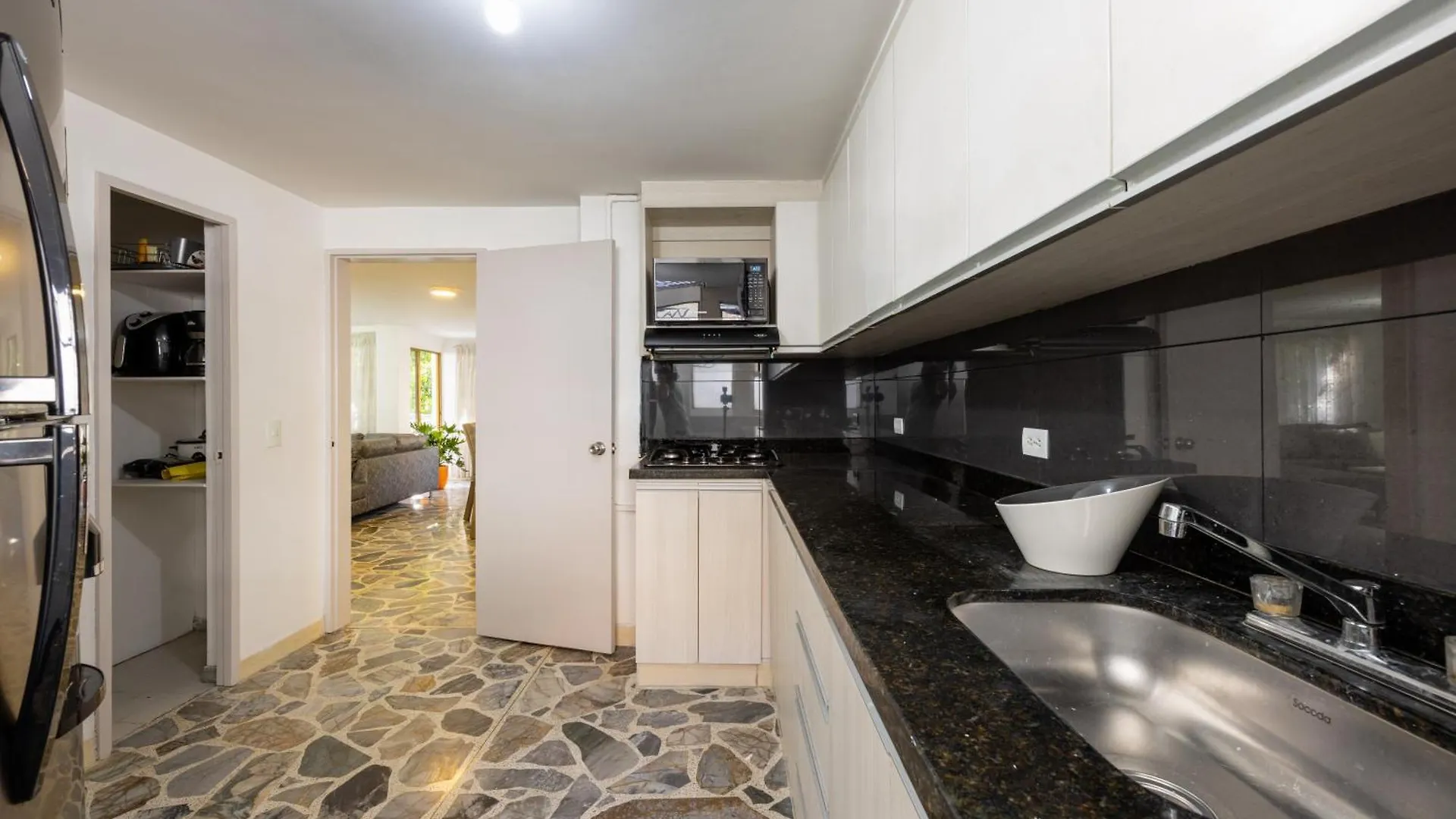 Apartament El Poblado, La Frontera Medellín